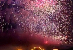 今日头条烟花爆料,揭秘今日头条独家爆料背后的故事